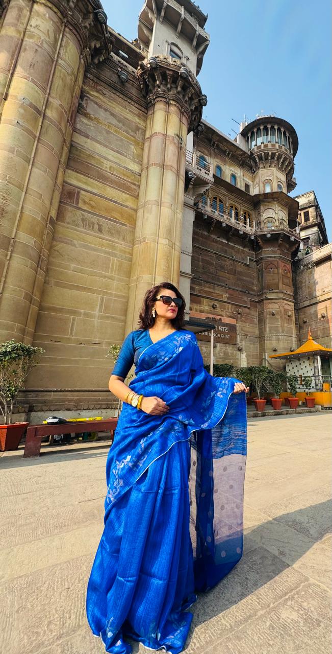 Premium Matka Silk with Handwoven Jamdani Border, Pure Muslin Palla with Ball Buta and running BP